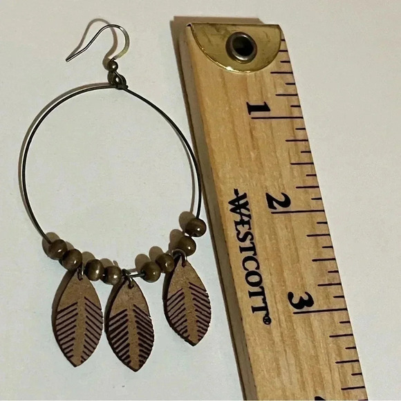 🔵NEW Round Wood Leaf Decor Drop Earrings - Picture 3 of 4